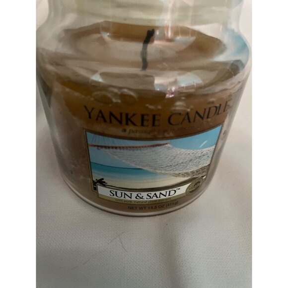 Yankee Candle Sun & Sand 14.5 Oz Jar With Lid Beachy Scent Home Décor Relaxation - Picture 2 of 8